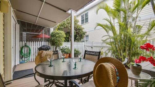 Truman Annex Casa | Always Your Paradise by AvantStay Shared Pool Near Zachary Beach Week Long Stays Only