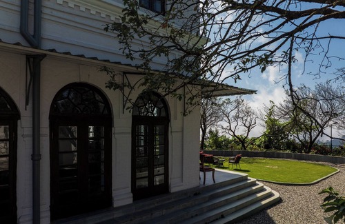 The Mall Road Complejo | Amã Stays & Trails Terrance Hall , Mussoorie