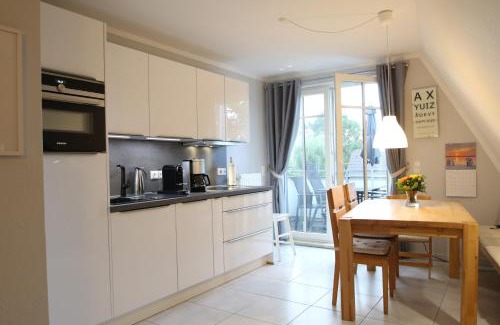 Zingst Apartamento | Am Horizont No 1 für 2-4 Pers, 2 Schlafz, Babybett, Südbalkon, kostenloser Parkplatz, 500 Meter zum Strand