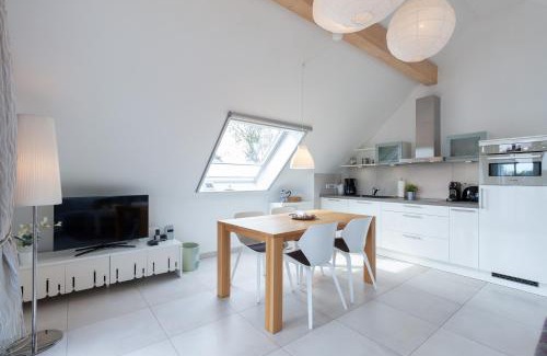 Zingst Apartamento | Am Horizont No 2 für 2-4 Pers, 2 Schlafz, Babybett, Südbalkon, kostenloser Parkplatz 400 Meter zum Strand
