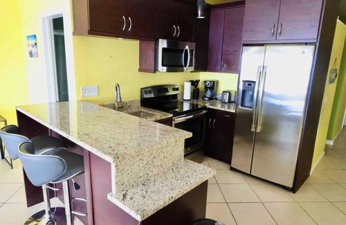 Red Hook Condominio | Amazing View: 1 Bed/1 Bath Villa on Red Hook strip