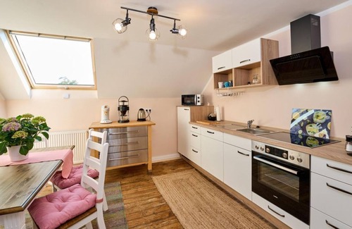 Schalkenmehren Apartamento | Am Vulkan Maar - Appartement/fewo, Dusche, WC, 1 Schlafraum