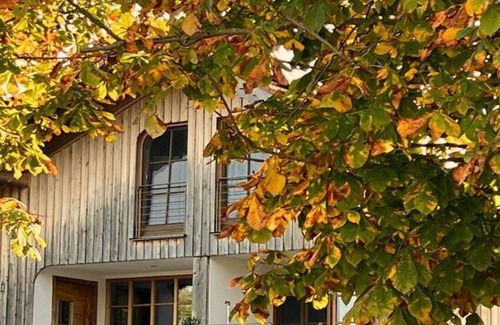 Traunreut Casa | "Am Weiher" Confortable residencia de vacaciones