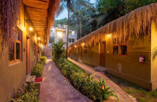 Morjim Hotel | Amadi Beach Front Resort
