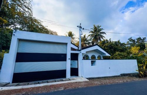 Weligama Casa | Amagee nature resort weligama -2 Ac 1 non Ac rooms