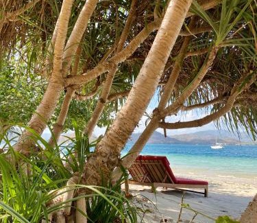P. Gili Asahan Complejo | Amahelia Luxury Resort & Restaurant - Gili Asahan