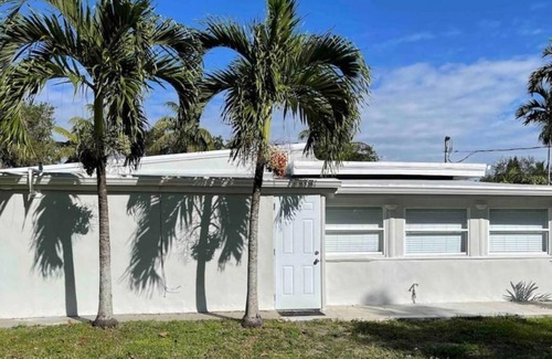 South Miami Casa | Amaizing House in South Miami, FL 1/1