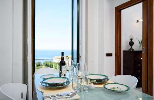 Vietri sul Mare Apartamento | Amalfi Coast Family Luxury Suite