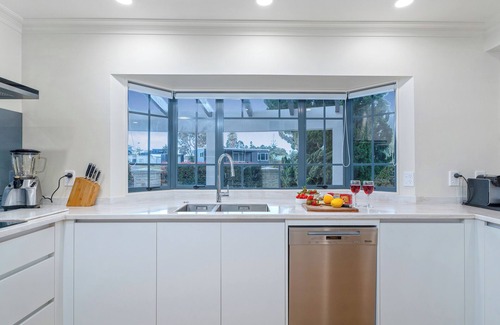 Pauanui Casa | Amalfi - Pauanui Holiday Home