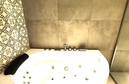 Patong Hotel | Amalthea Hotel