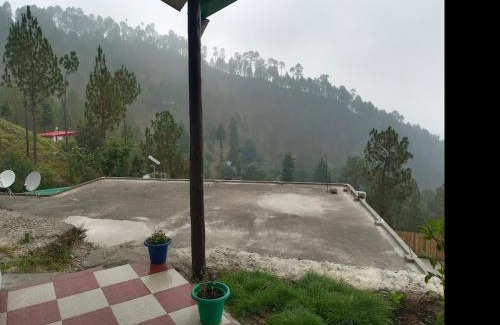 Almora Chalet De Esquí | Aman Homestay