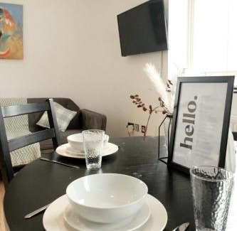 Battersea Apartamento | Amanah Properties - Stylish Retreat for Friends & Families Zone 1 Sleeps 5
