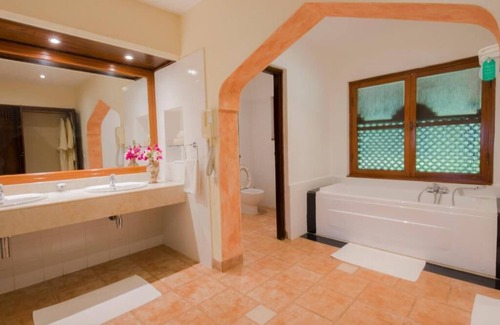 Dar es Salaam Complejo | Amani Beach Resort