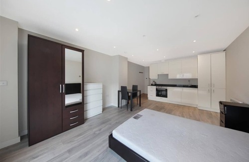 Coldharbour Apartamento | Amani - Enterpriser:nA stylist living space for the professional person!