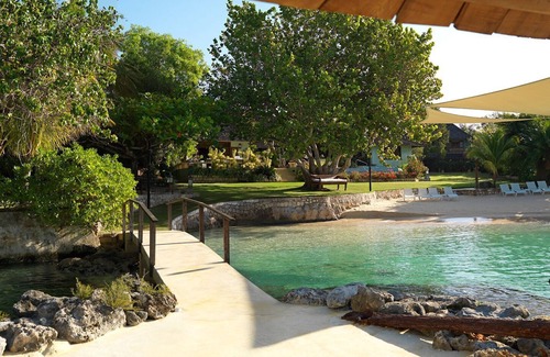 Discovery Bay Casa | AMANOKA PROMETE UNA VACACIONES LUJOSA Y REALMENTE DISFRUTADA.