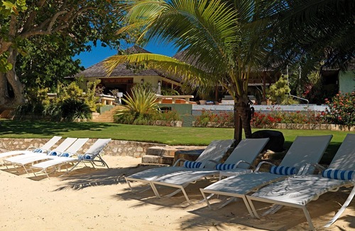 Discovery Bay Casa | AMANOKA PROMETE UNA VACACIONES LUJOSA Y REALMENTE DISFRUTADA.