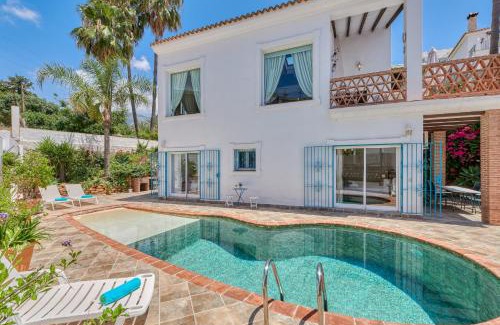 Torreblanca Apartamento | Amapola House Exclusive Private Pool, BBQ & Pet Friendly Torreblanca Fuengirola by Groway Home