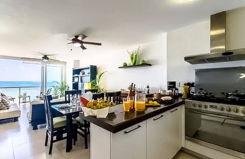Jimenez Apartamento | AMARA Beachfront Apartments by The Sea