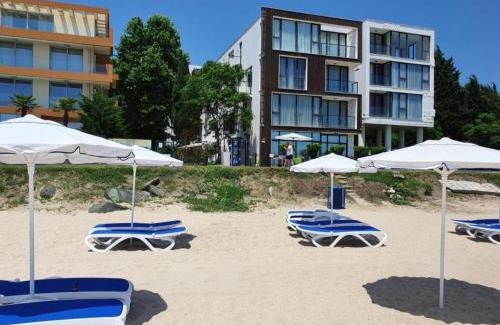 Ravda Apartamento | Amara Butik on the first line