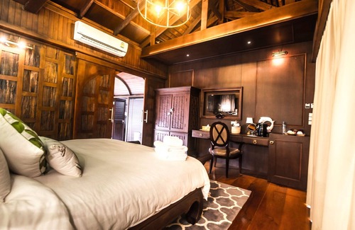 Pak Nam Pran Hotel | Amara Villa Khao Ka Lok