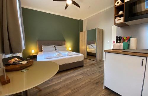 Potsdam Hotel | Amaroo - Gästehaus "Charlotte"