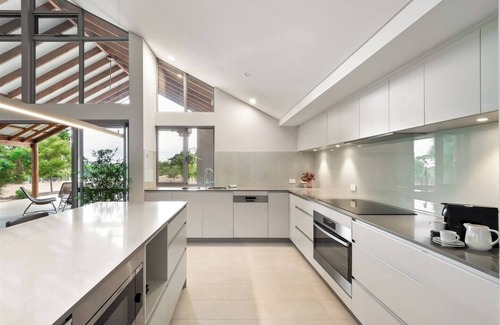 Quindalup Casa | Amaroo—Luxe Hinterland Farmhouse + Studio