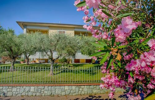Sarzana Cama Y Desayuno | aMarti Suites B&B