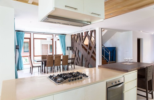 Sai Thai Villa | Villa frente a la playa de Amatapura 14