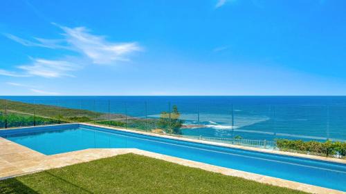 Killcare Heights Casa | 'Amazing 180 Degree Views' by HolidayCo