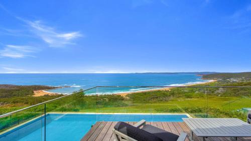 Killcare Heights Casa | 'Amazing 180 Degree Views' by HolidayCo