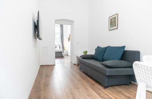 Wahring Apartamento | Amazing 1BR Apt, next to AKH Building for Everyone