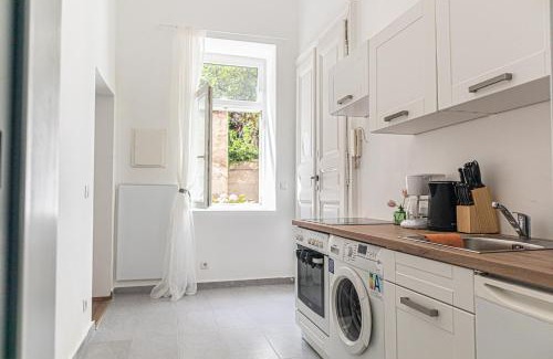 Wahring Apartamento | Amazing 1BR Apt, next to AKH Building for Everyone