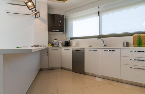 Alimos Apartamento | Amazing 2 Bdrm Sea View Holiday Apt