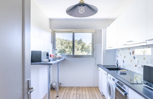 Bastide Giraud Apartamento | Amazing 2 bedrooms with terrace sea view aircon 2 parking wifi pool tennis plancha