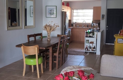 Pembroke Pines Apartamento | Amazing 2-bedroom lakefront apartment with AC in Pembroke Pines