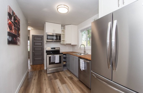 Fargo Casa | Amazing 2 Bedroom 1 Bathroom Upper Level Home