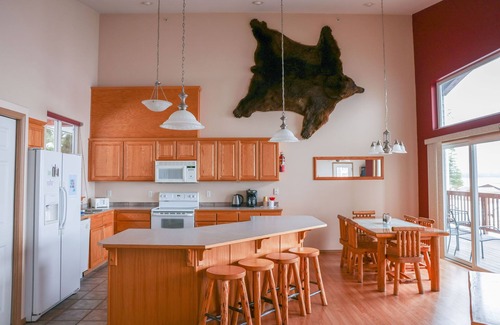 Sitka Condominio | Amazing 2 bedroom condo with beautiful ocean views out of every room!!!