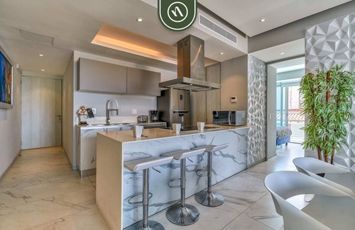 Isla Iguana Apartamento | Amazing 2 BR Condo - Marina - Rooftop Pool - Gym