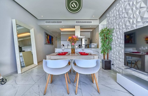 Isla Iguana Apartamento | Amazing 2 BR Condo - Marina - Rooftop Pool - Gym