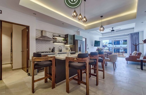 Díaz Ordaz Apartamento | Amazing 2 BR Condo in Versalles - Rooftop Pool