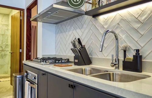 Díaz Ordaz Apartamento | Amazing 2 BR Condo in Versalles - Rooftop Pool
