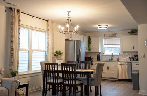 Jeffersonville Casa | Amazing 2 units house mins to Louisville!