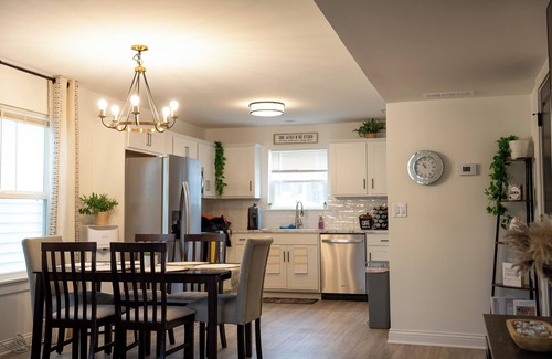 Jeffersonville Casa | Amazing 2 units house mins to Louisville!