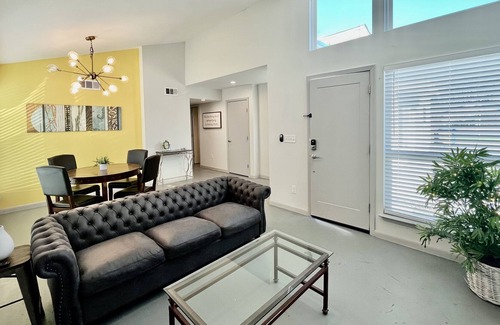 Franklin Park Casa | Amazing 2bd Townhome close to Downtown