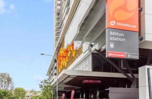 Milton Apartamento | Amazing 2BR delicate Apt, 1min to train station