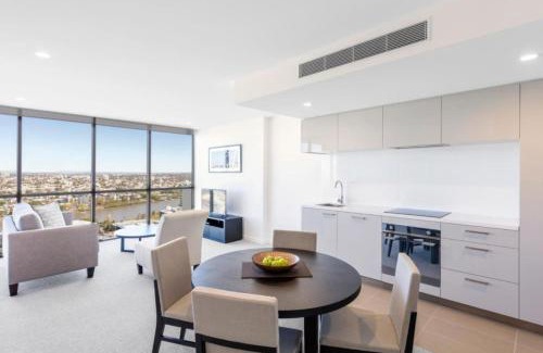 Milton Apartamento | Amazing 2BR delicate Apt, 1min to train station