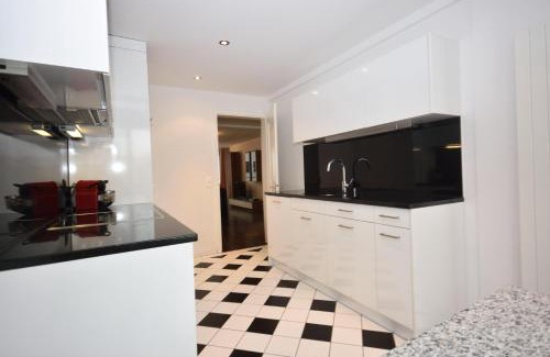 Seefeld Apartamento | Amazing 2BR near Lake - Flower 33
