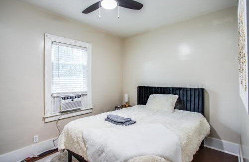 Rochester Casa | Amazing 3 bedroom home Steps, Airport, UofR, RIT, Strong