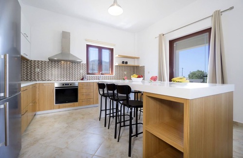 Trachilos Villa | Increíble villa de 3 dormitorios junto a la playa de arena