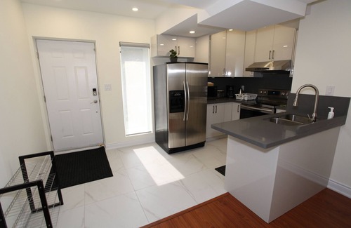 Willowdale Apartamento | Amazing 3 bedrooms Apartment Yonge/Finch/Sheppard. 10 mins walking to Subway sta
